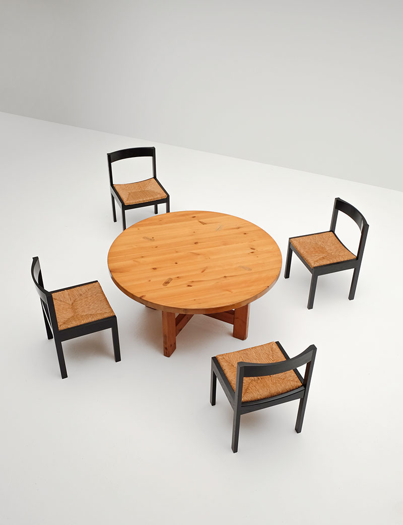 A Set of 6  Rush Seated Chairs  image 4